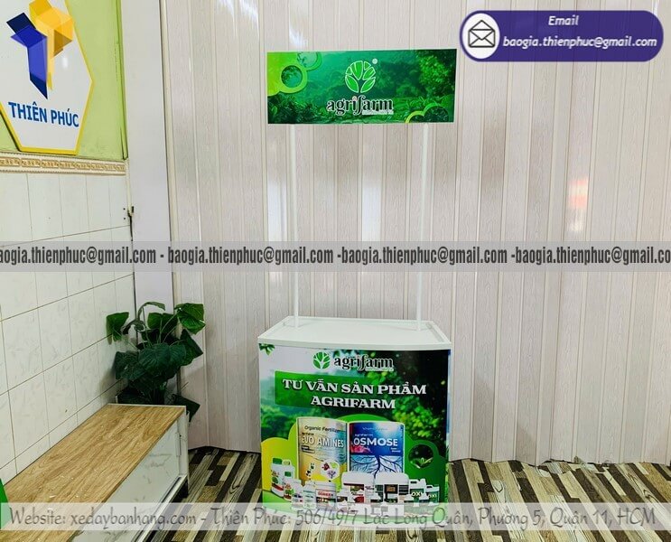 Booth bằng nhựa gấp gọn cho PG đứng bán hàng sự kiện