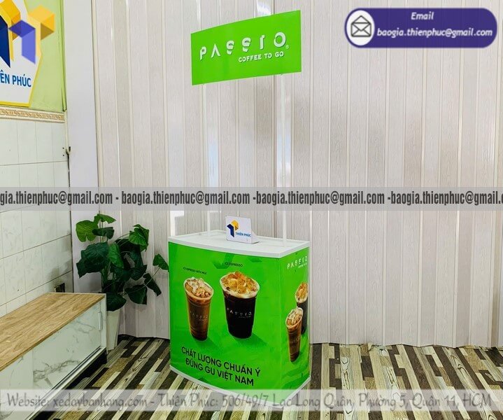 Booth cho PG đứng tiếp thị mẫu mới sự kiện bằng nhựa vừa túi tiền doanh nghiệp