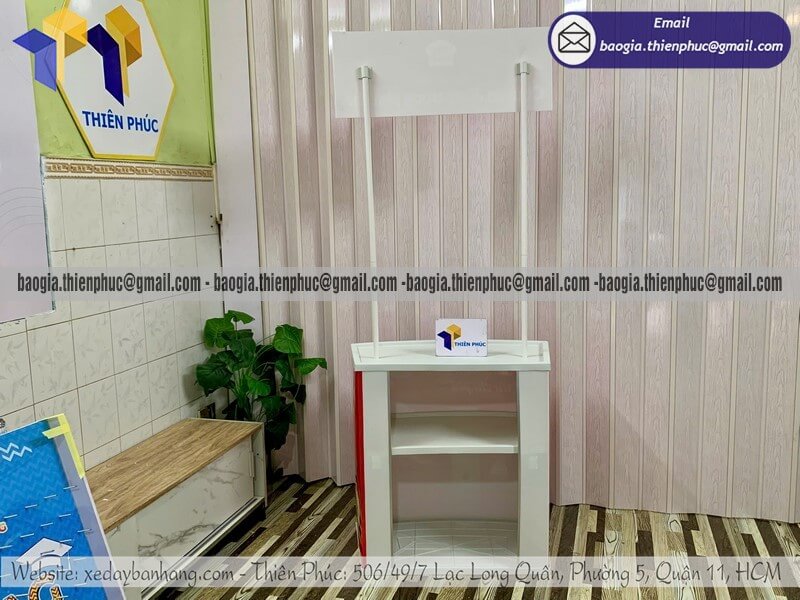 Booth cho PG tiếp thị trưng bày sản phẩm bằng nhựa gia công Việt Nam