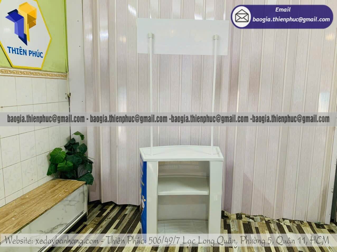 Booth nhựa cho nhân viên PG sampling quảng cáo quảng bá brand cực chất