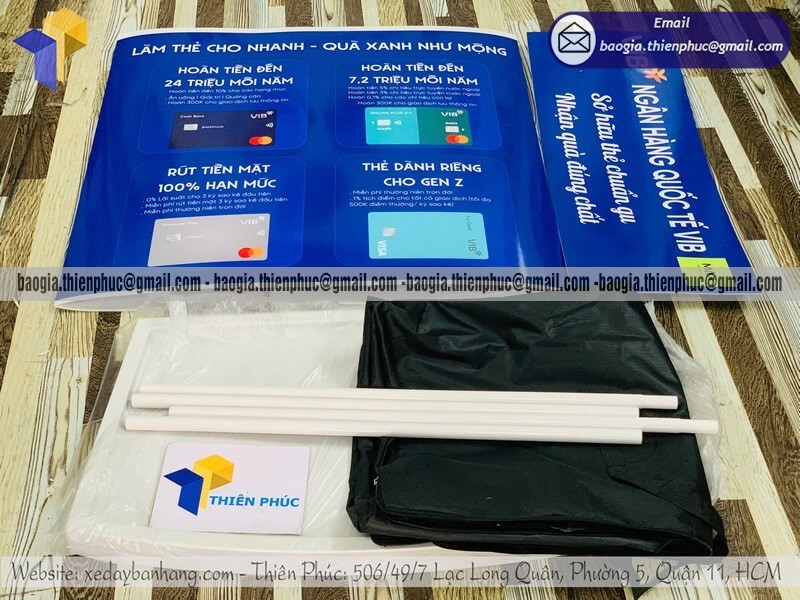 Booth nhựa di động bán hàng hội chợ cho PG in logo thương hiệu cực cháy