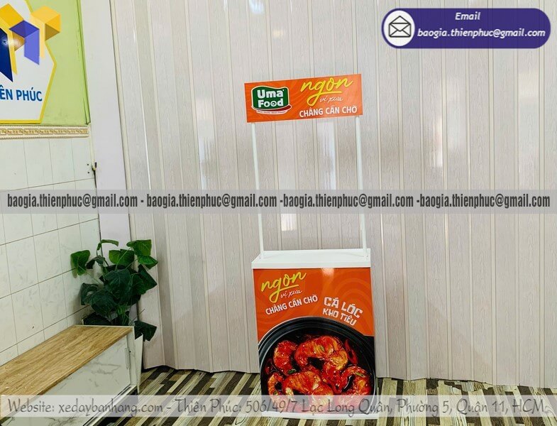 Booth nhựa quảng cáo lưu động cho PG bán hàng di động dễ dàng thu hút viral