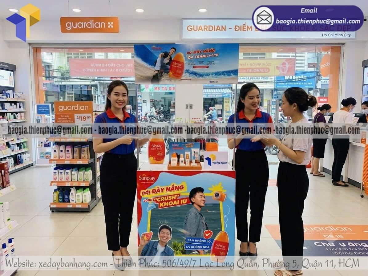 Booth sắt cho PG đứng quảng cáo tại siêu thị giá rẻ