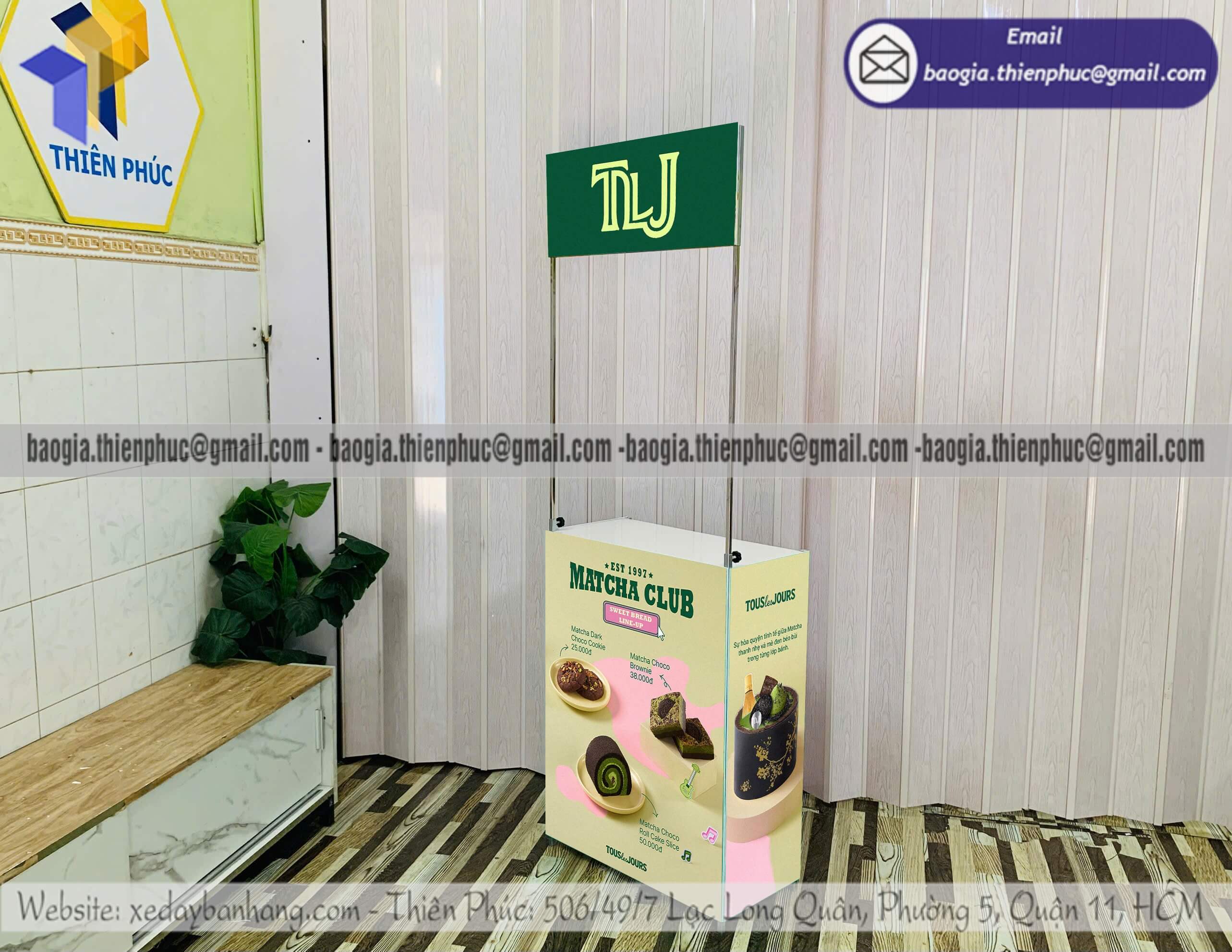 Booth sắt mini tiếp thị mẫu dùng thử tại siêu thị xưởng thiết kế theo brand