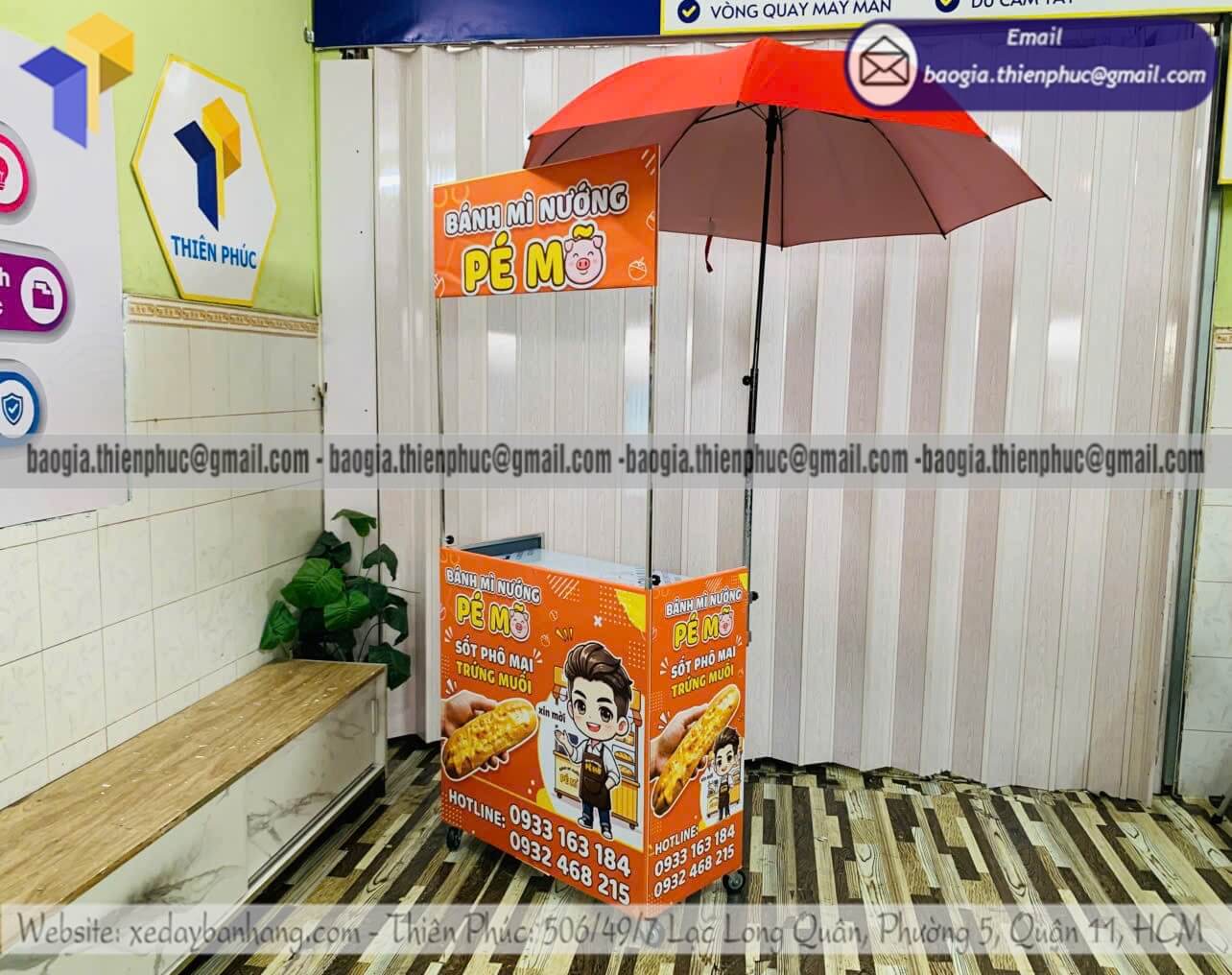 Đặt xe xếp bán bánh mì di động bán rong ngoài trời phục vụ bán sáng chiều tốic