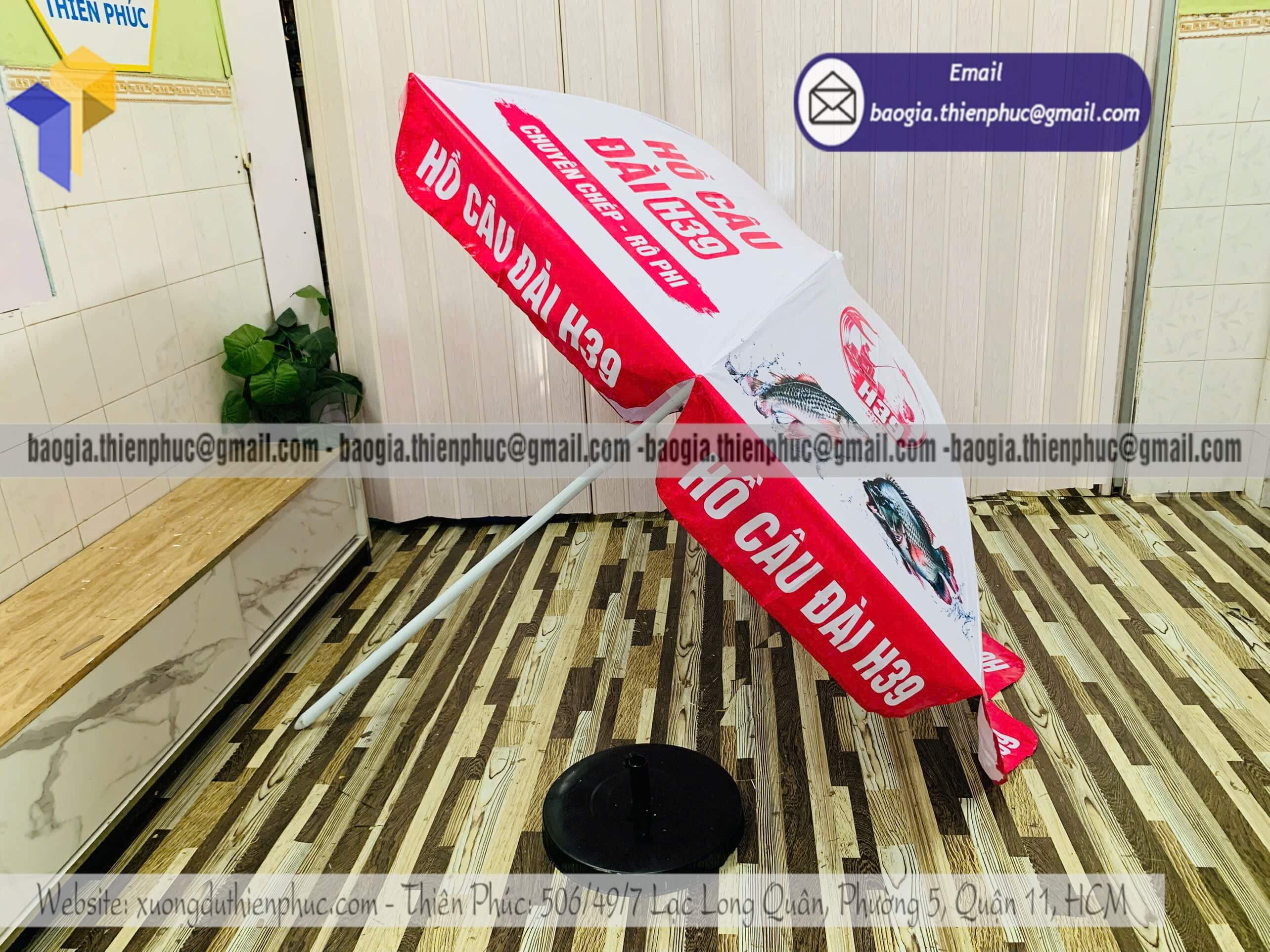 Dù tròn quảng cáo dùng che nắng ngoài trời in logo kết hợp kinh doanh thông minh