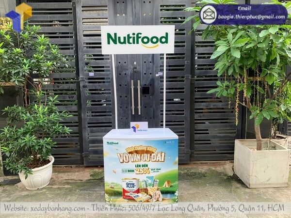 In Booth nhựa trưng bày sản phẩm tại sự kiện đẹp