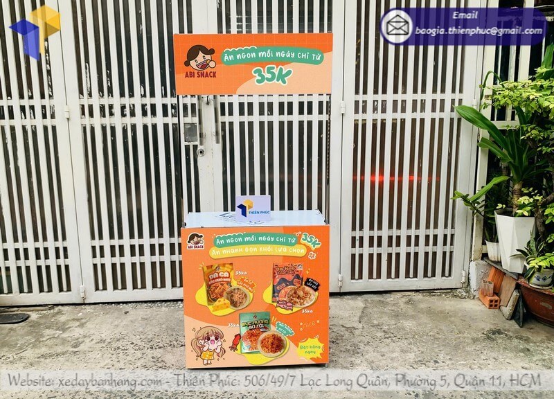 Mẫu booth sắt di động quảng cáo in logo đẹp