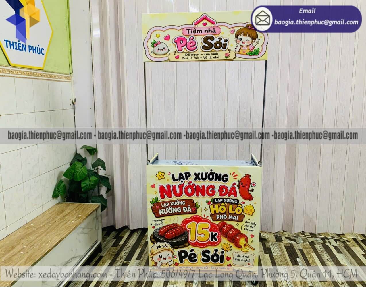 Mẫu xe xếp bán lạp xưởng nướng đá vỉa hè đẹp