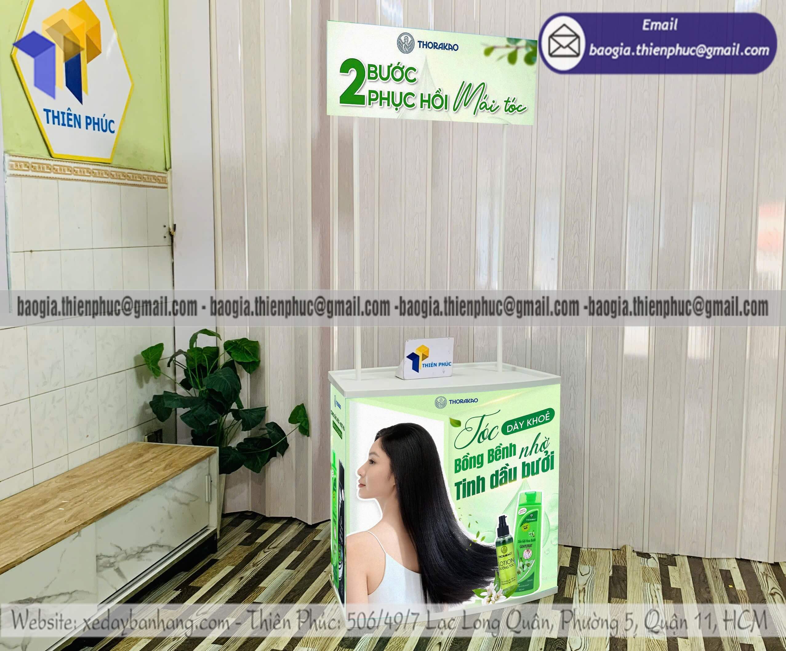 Quầy nhựa cho PG sampling đứng sự kiện hội chợ phát sample cho thương hiệu