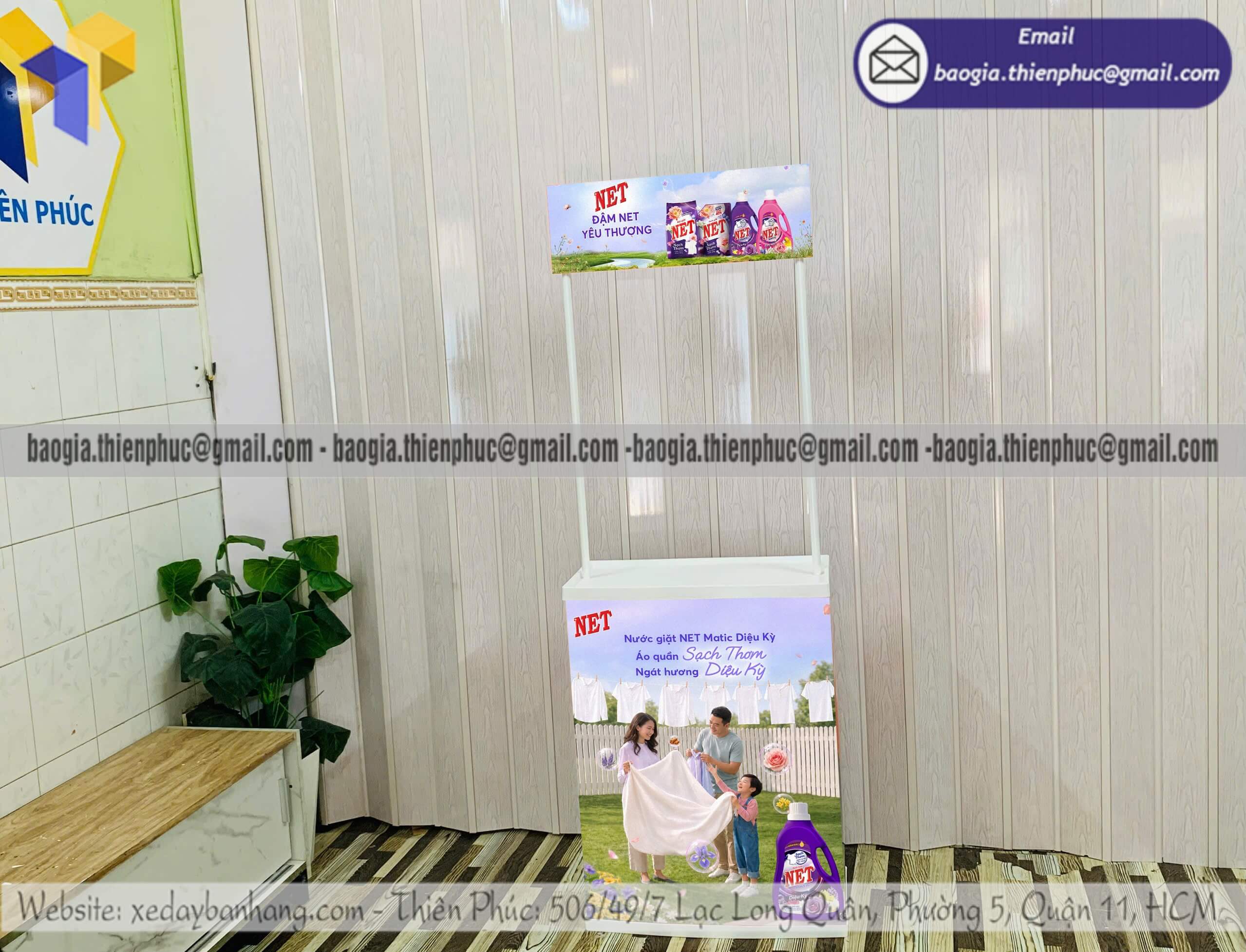 Quầy nhựa sampling mẫu mới di động trong siêu thị