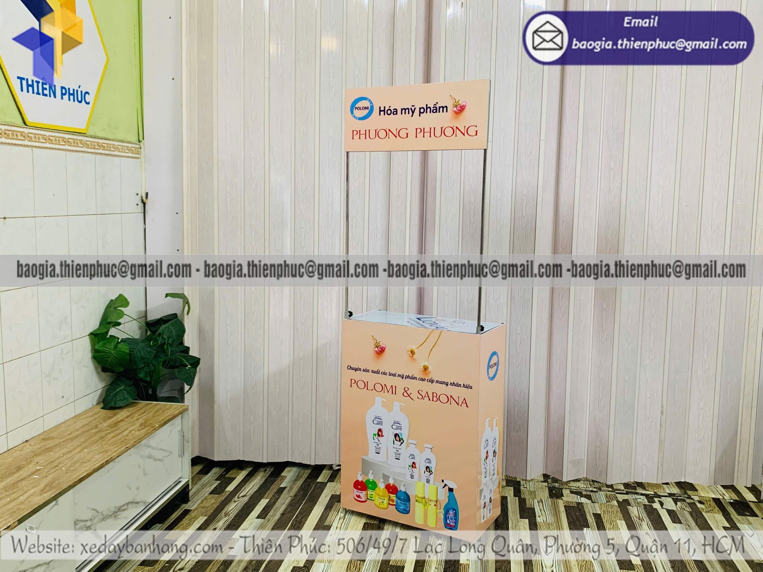 Quầy sampling bằng sắt cho PG đứng tiếp thị giao nhanh đúng hẹn chất lượng khỏi bàn