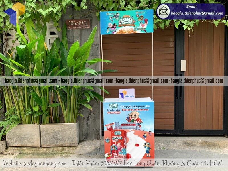 Quầy sắt cho PG phát hàng dùng thử tại siêu thị