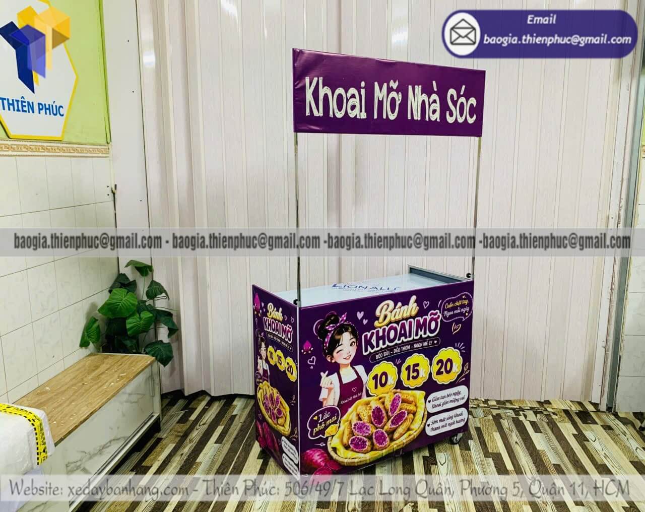 Quầy xếp bán bánh khoai mỡ vỉa hè theo yêu cầu ngoài trời đẹp