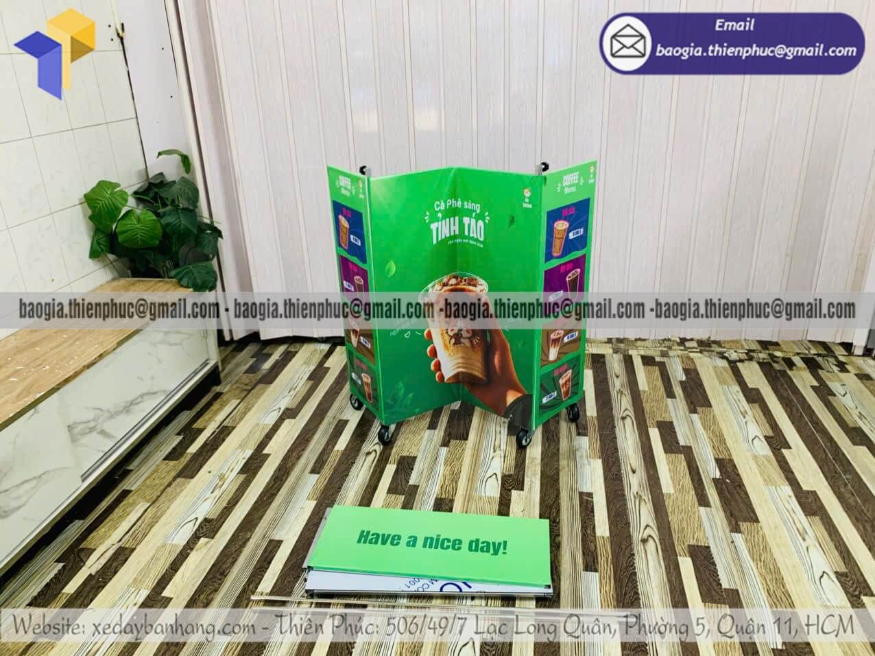 Quầy xếp bán cafe cỡ nhỏ bằng khung sắt căng bạt xưởng Thiên Phúc nhận làm 1 cái