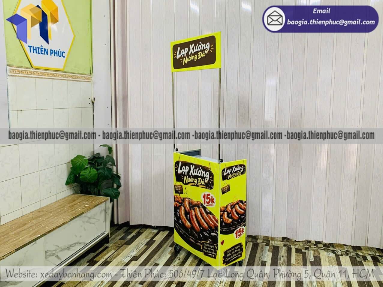 Quầy xếp ốp bạt bán lạp xưởng nướng nhỏ di động 700k nhỏ gọn cho người mới bán hàng