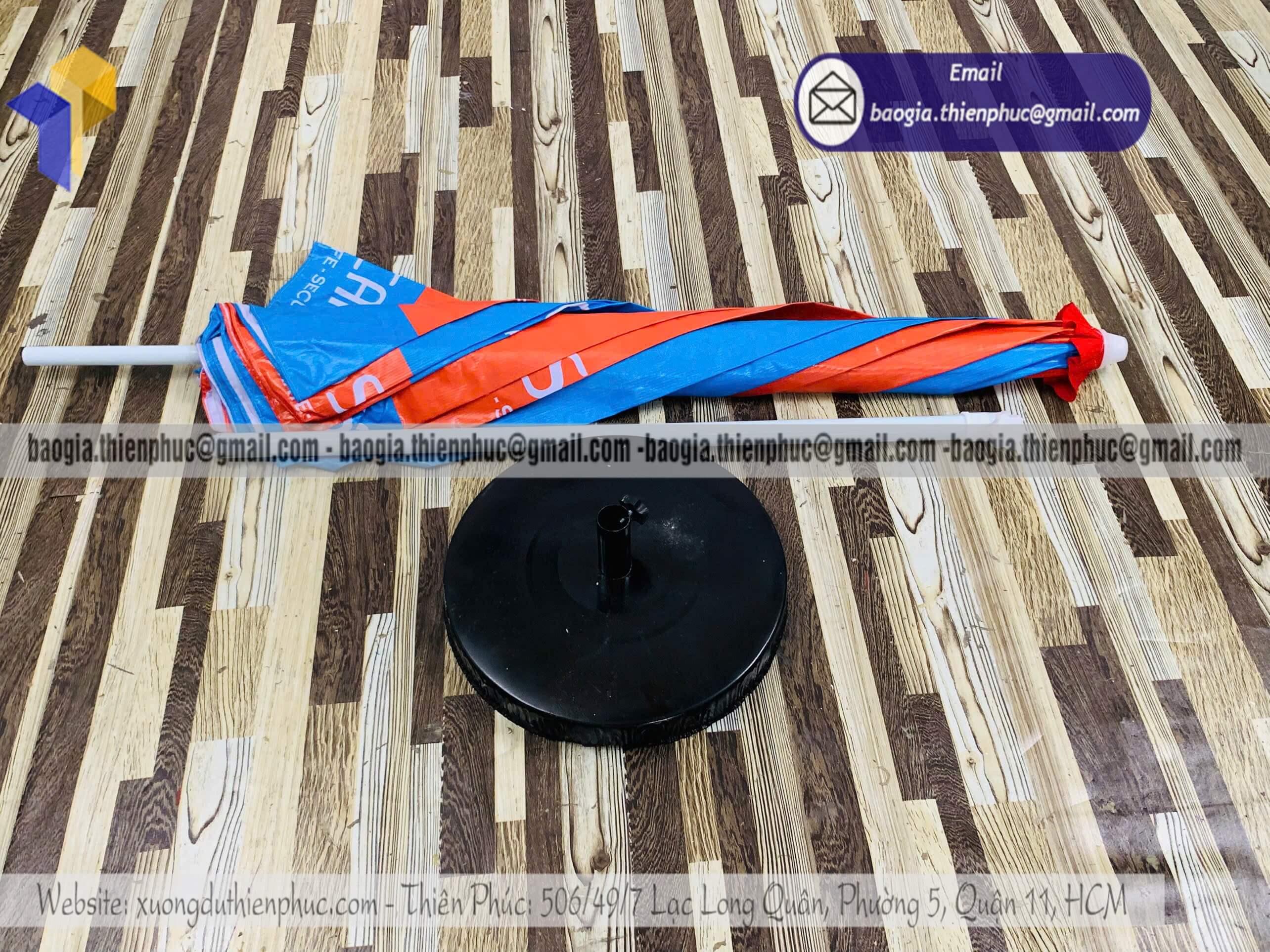 Thiết kế dù bạt quảng cáo thương hiệu che ngoài trời phù hợp khu du lịch bãi biển hồ bơi