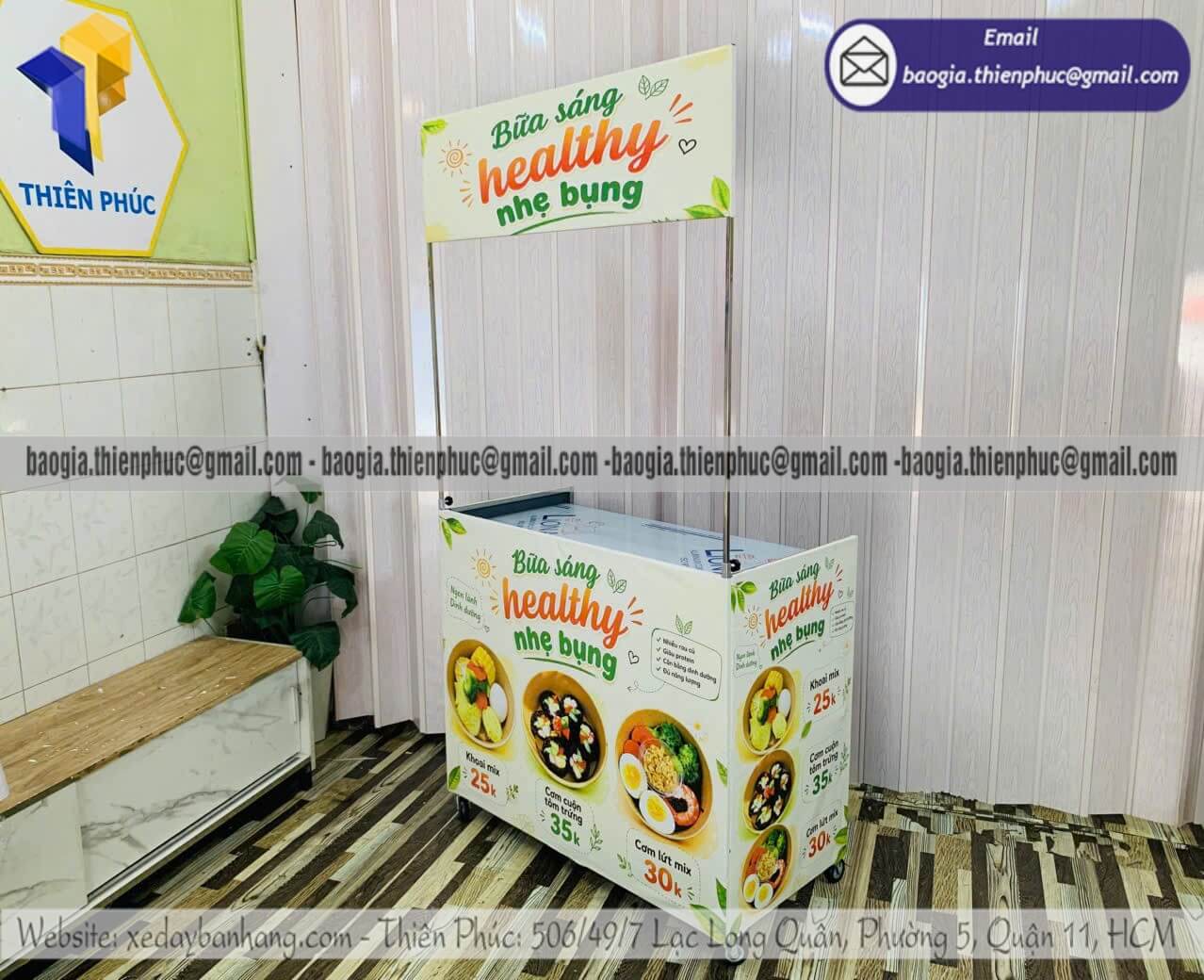Xưởng đóng xe bán đồ ăn sáng xếp gọn ngoài trời cháo bánh bao bún phở theo thực đơn